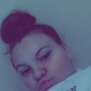 Meet your Posher, Alicia